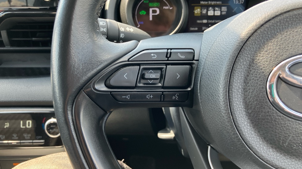 Toyota Yaris 1.5 Hybrid Design 5dr CVT Hybrid Hatchback - Image 34