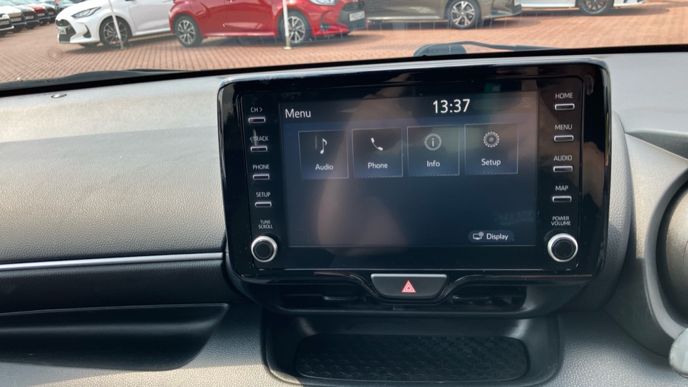 Toyota Yaris 1.5 Hybrid Design 5dr CVT Hybrid Hatchback - Image 40