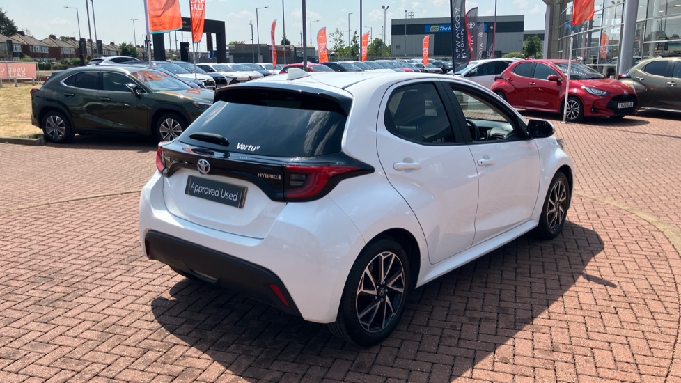 Toyota Yaris 1.5 Hybrid Design 5dr CVT Hybrid Hatchback - Image 49