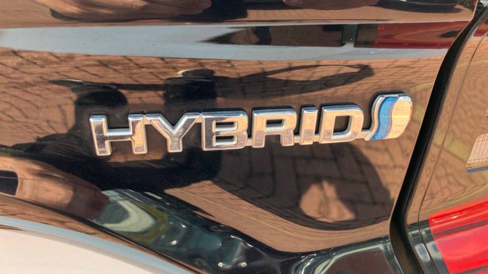 Toyota Yaris 1.5 Hybrid Design 5dr CVT Hybrid Hatchback - Image 52