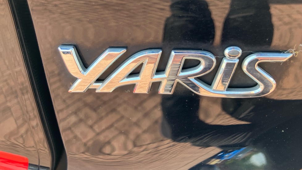 Toyota Yaris 1.5 Hybrid Design 5dr CVT Hybrid Hatchback - Image 54