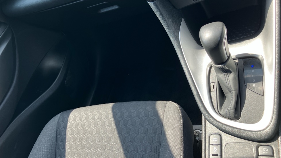 Toyota Yaris 1.5 Hybrid Design 5dr CVT Hybrid Hatchback - Image 57