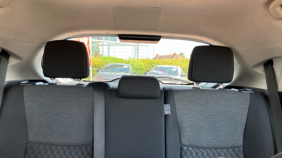 Toyota Yaris 1.5 Hybrid Design 5dr CVT Hybrid Hatchback - Image 60