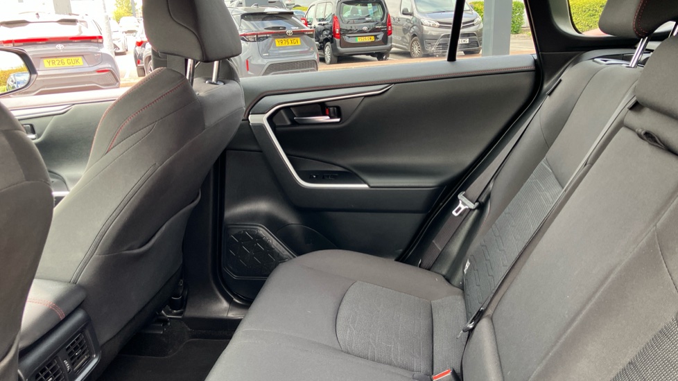 Toyota RAV4 2.5 PHEV Design 5dr CVT Estate - Image 15