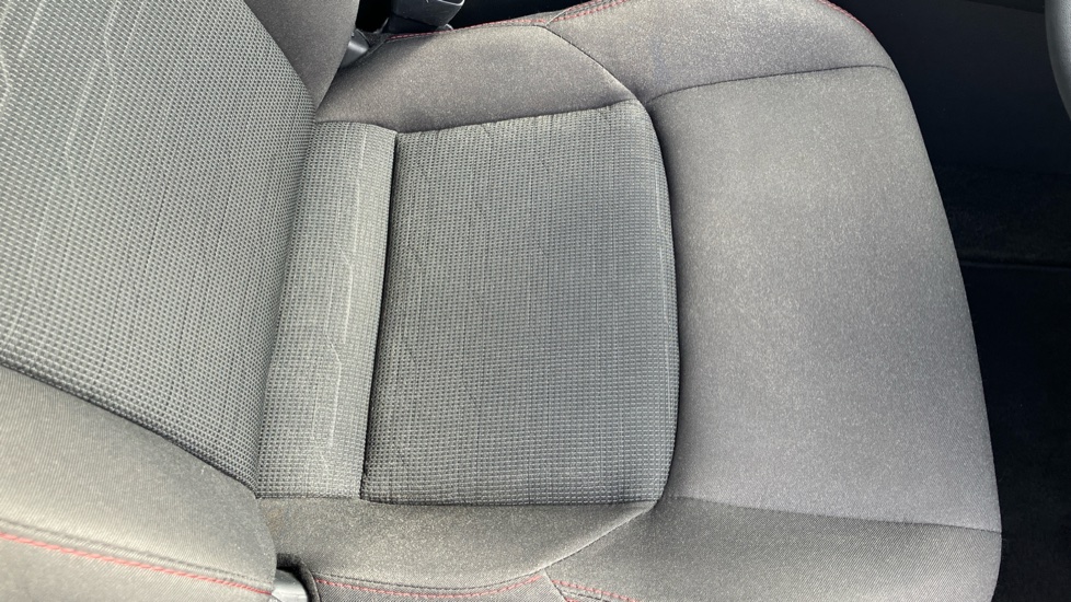 Toyota RAV4 2.5 PHEV Design 5dr CVT Estate - Image 17