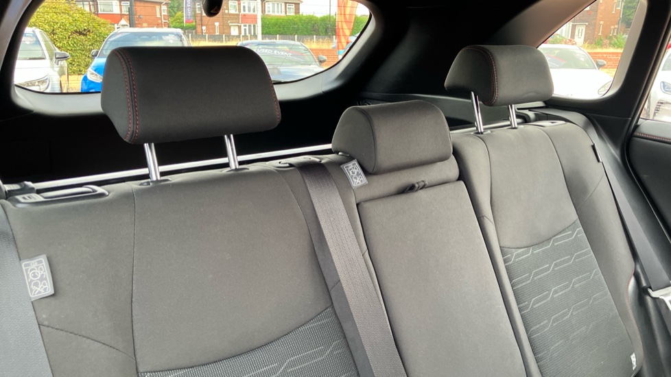 Toyota RAV4 2.5 PHEV Design 5dr CVT Estate - Image 36