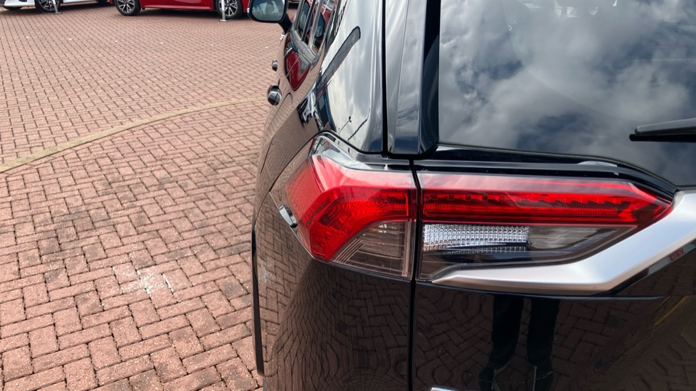 Toyota RAV4 2.5 PHEV Design 5dr CVT Estate - Image 37