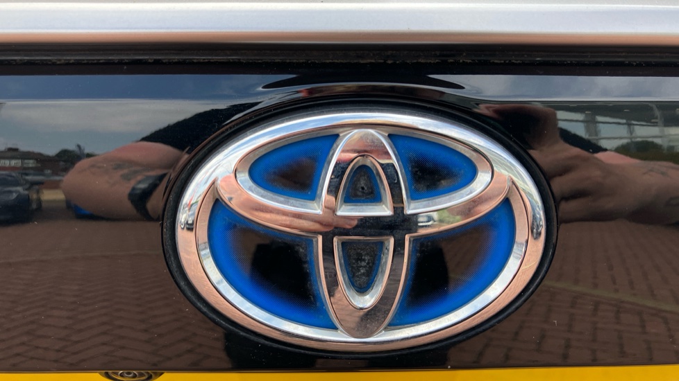 Toyota RAV4 2.5 PHEV Design 5dr CVT Estate - Image 55