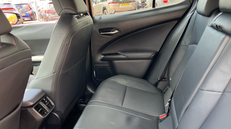 Lexus UX 250h 2.0 Takumi 5dr CVT Hybrid Hatchback - Image 15
