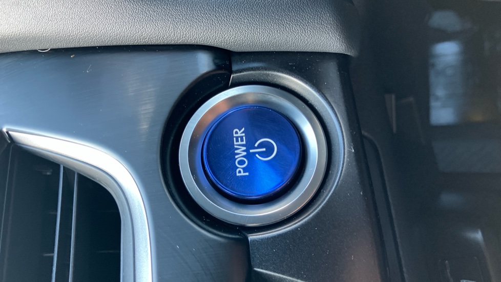 Lexus UX 250h 2.0 Takumi 5dr CVT Hybrid Hatchback - Image 16