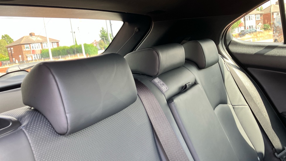 Lexus UX 250h 2.0 Takumi 5dr CVT Hybrid Hatchback - Image 18