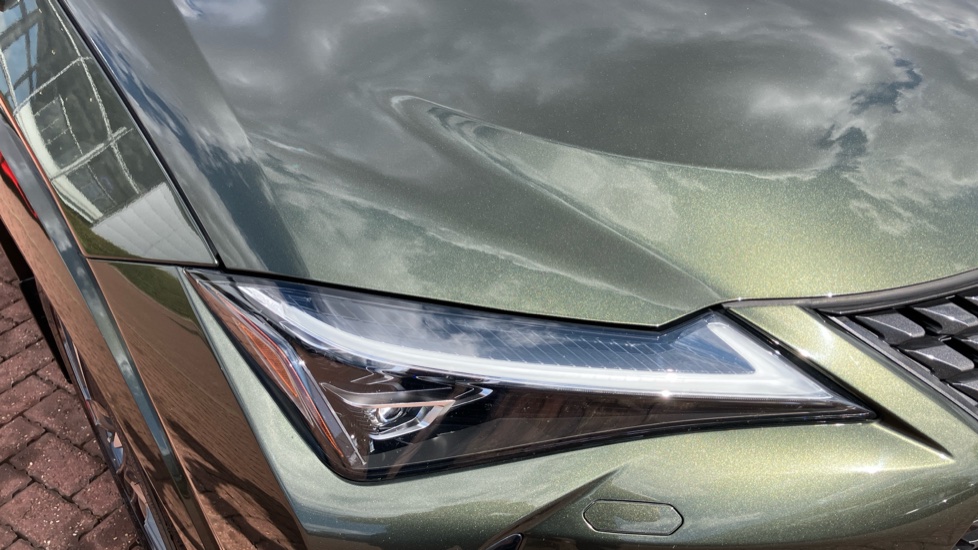 Lexus UX 250h 2.0 Takumi 5dr CVT Hybrid Hatchback - Image 20