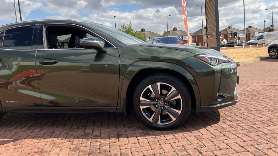 Lexus UX 250h 2.0 Takumi 5dr CVT Hybrid Hatchback - Image 25