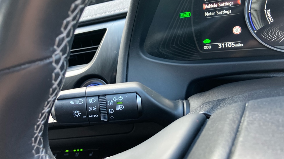 Lexus UX 250h 2.0 Takumi 5dr CVT Hybrid Hatchback - Image 32