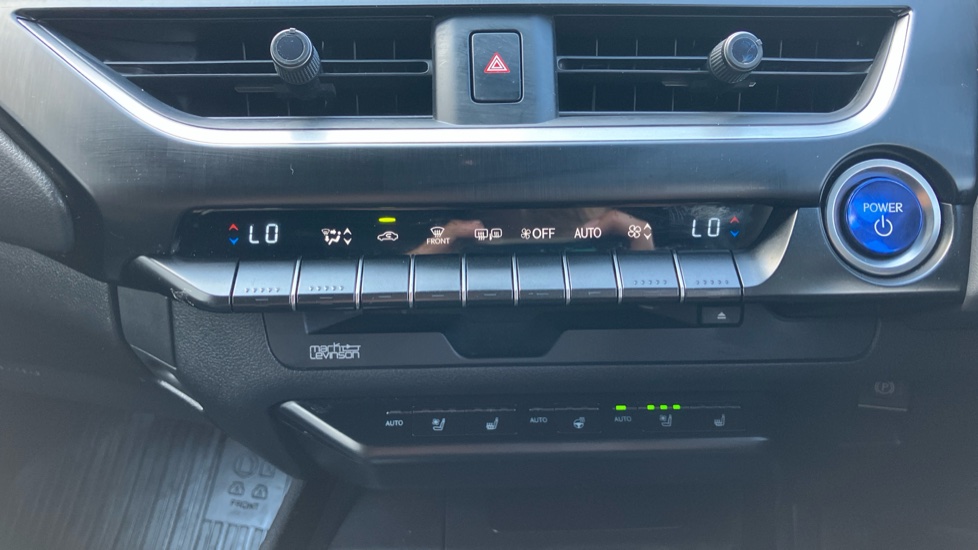 Lexus UX 250h 2.0 Takumi 5dr CVT Hybrid Hatchback - Image 34
