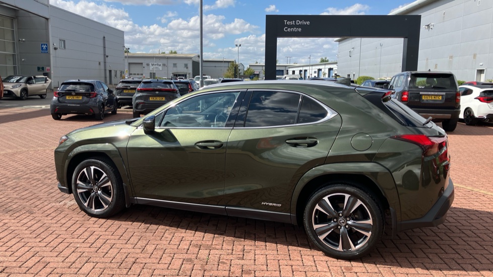 Lexus UX 250h 2.0 Takumi 5dr CVT Hybrid Hatchback - Image 51