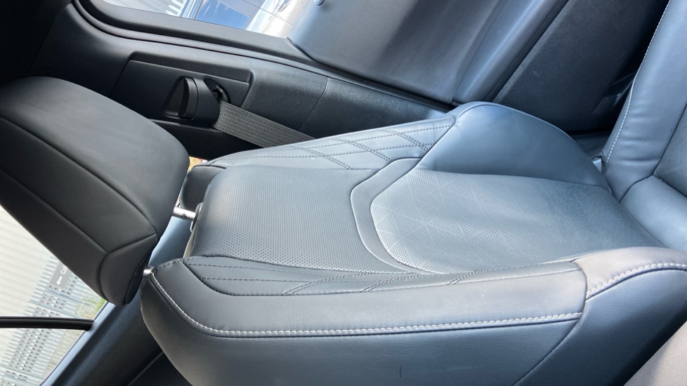 Lexus UX 250h 2.0 Takumi 5dr CVT Hybrid Hatchback - Image 57