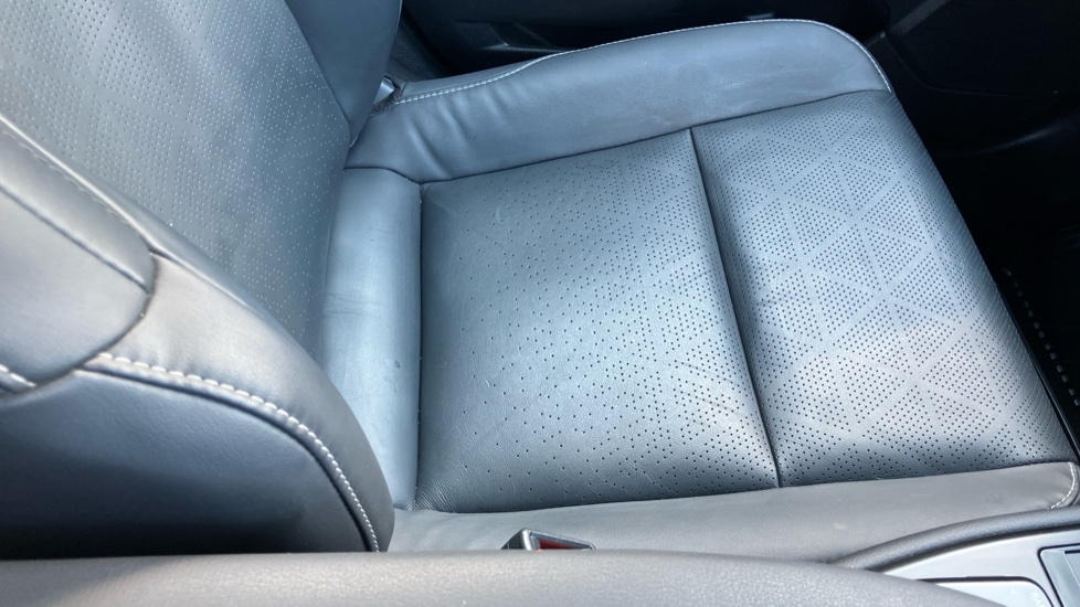 Lexus UX 250h 2.0 Takumi 5dr CVT Hybrid Hatchback - Image 58