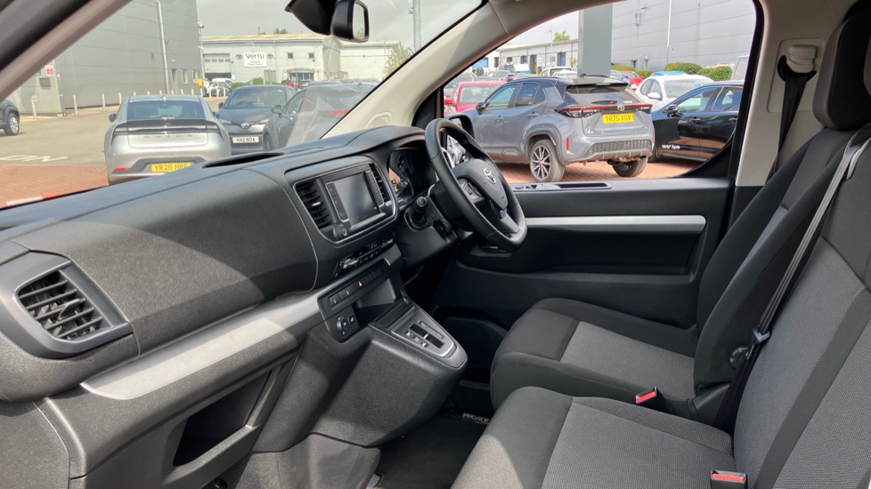 Toyota Proace Verso 100kW Shuttle Medium 50kWh 5dr Auto Electric Estate - Image 5