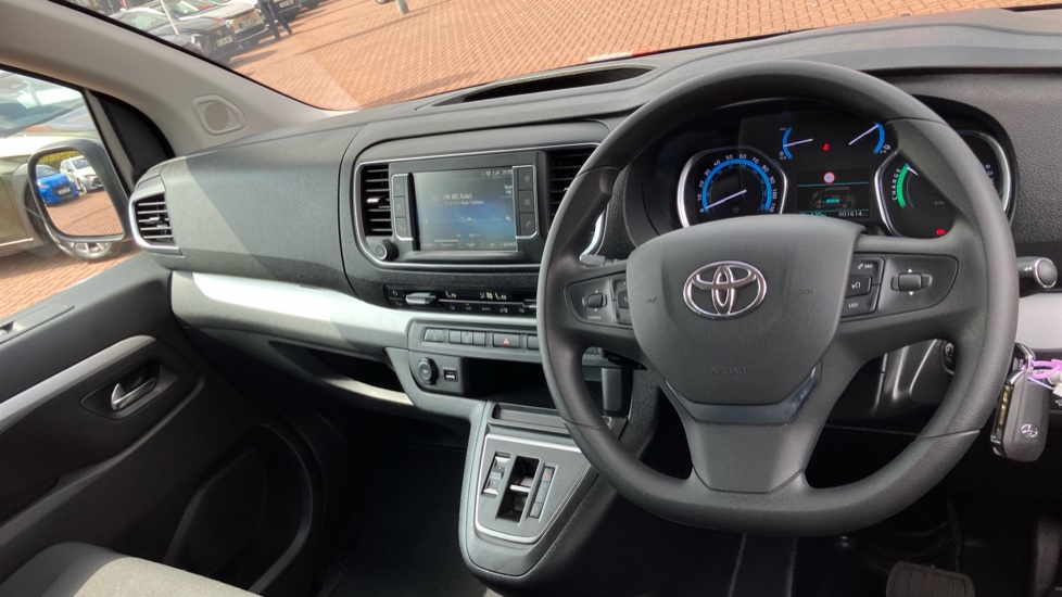 Toyota Proace Verso 100kW Shuttle Medium 50kWh 5dr Auto Electric Estate - Image 6