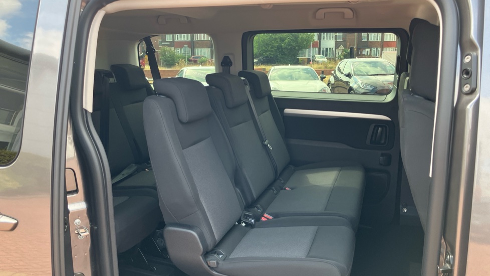 Toyota Proace Verso 100kW Shuttle Medium 50kWh 5dr Auto Electric Estate - Image 8
