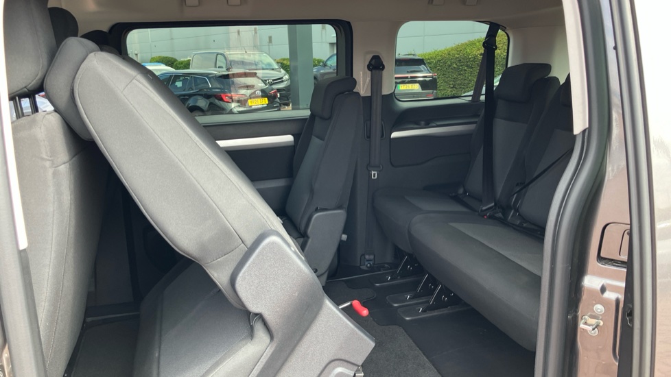 Toyota Proace Verso 100kW Shuttle Medium 50kWh 5dr Auto Electric Estate - Image 15