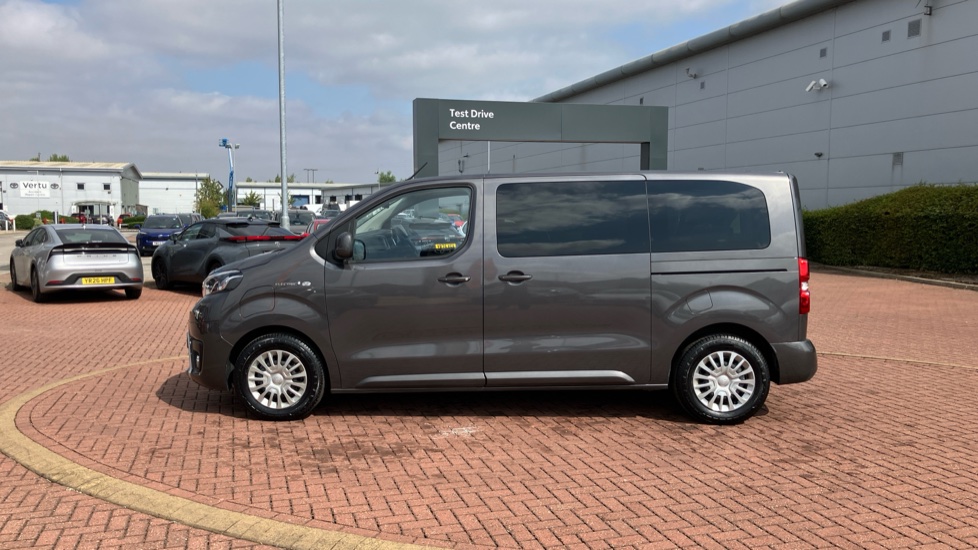 Toyota Proace Verso 100kW Shuttle Medium 50kWh 5dr Auto Electric Estate - Image 24