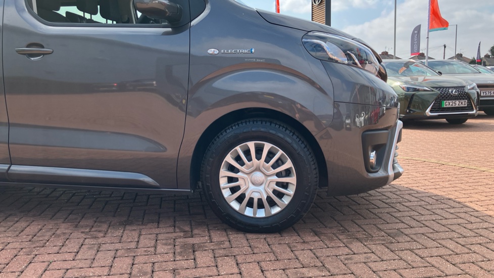 Toyota Proace Verso 100kW Shuttle Medium 50kWh 5dr Auto Electric Estate - Image 25