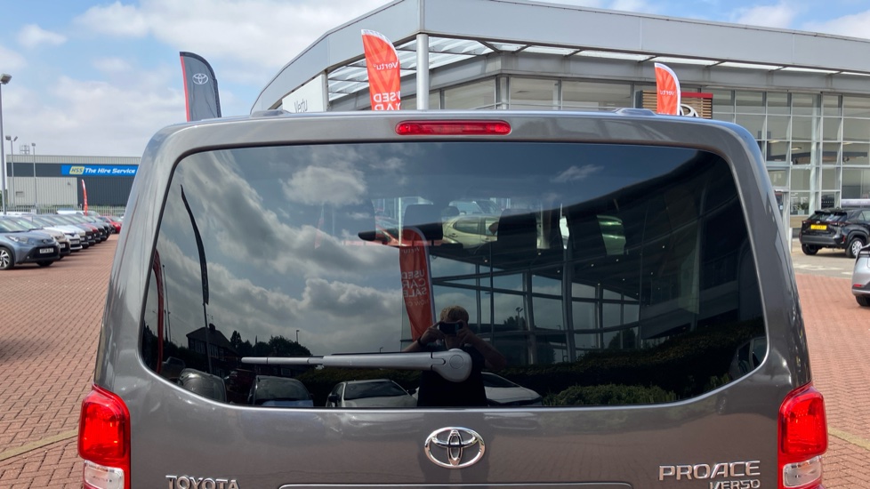 Toyota Proace Verso 100kW Shuttle Medium 50kWh 5dr Auto Electric Estate - Image 37