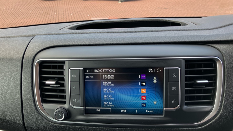 Toyota Proace Verso 100kW Shuttle Medium 50kWh 5dr Auto Electric Estate - Image 41
