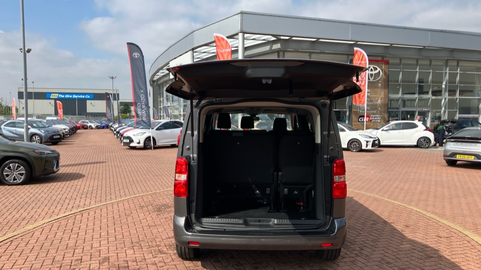 Toyota Proace Verso 100kW Shuttle Medium 50kWh 5dr Auto Electric Estate - Image 48
