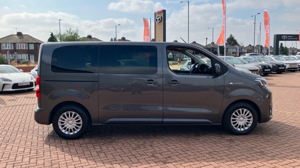 Toyota Proace Verso 100kW Shuttle Medium 50kWh 5dr Auto Electric Estate - Image 50
