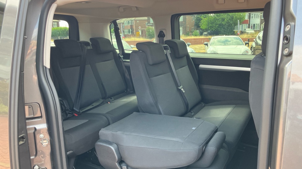 Toyota Proace Verso 100kW Shuttle Medium 50kWh 5dr Auto Electric Estate - Image 53