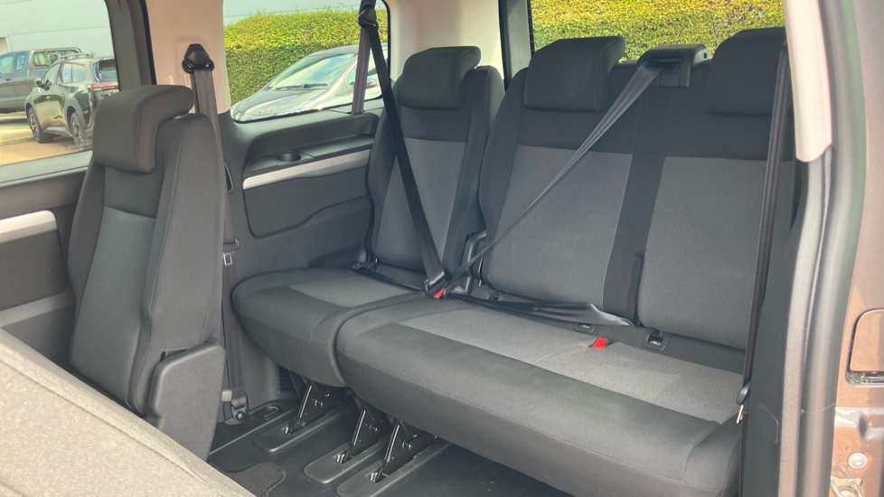 Toyota Proace Verso 100kW Shuttle Medium 50kWh 5dr Auto Electric Estate - Image 58