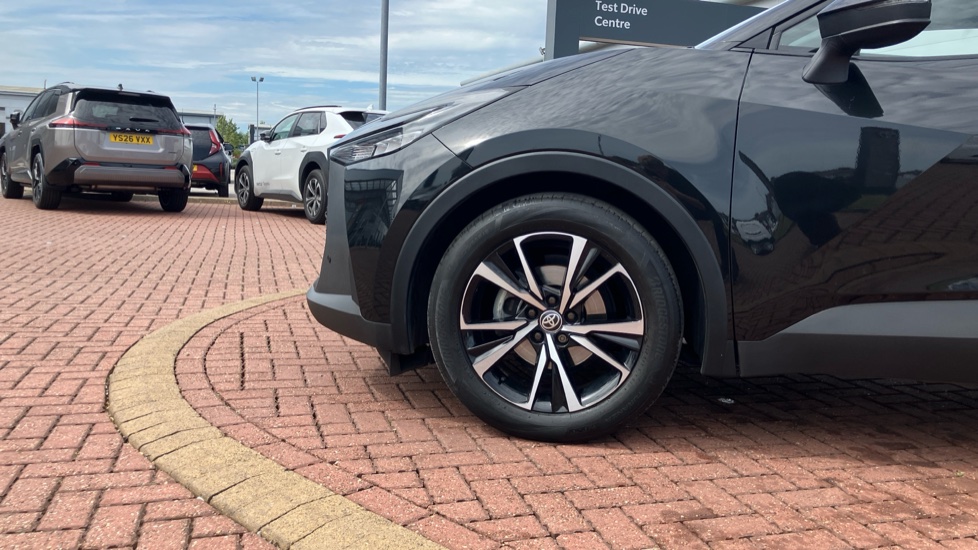 Toyota C-HR 1.8 Hybrid Design 5dr CVT Hybrid Hatchback - Image 25