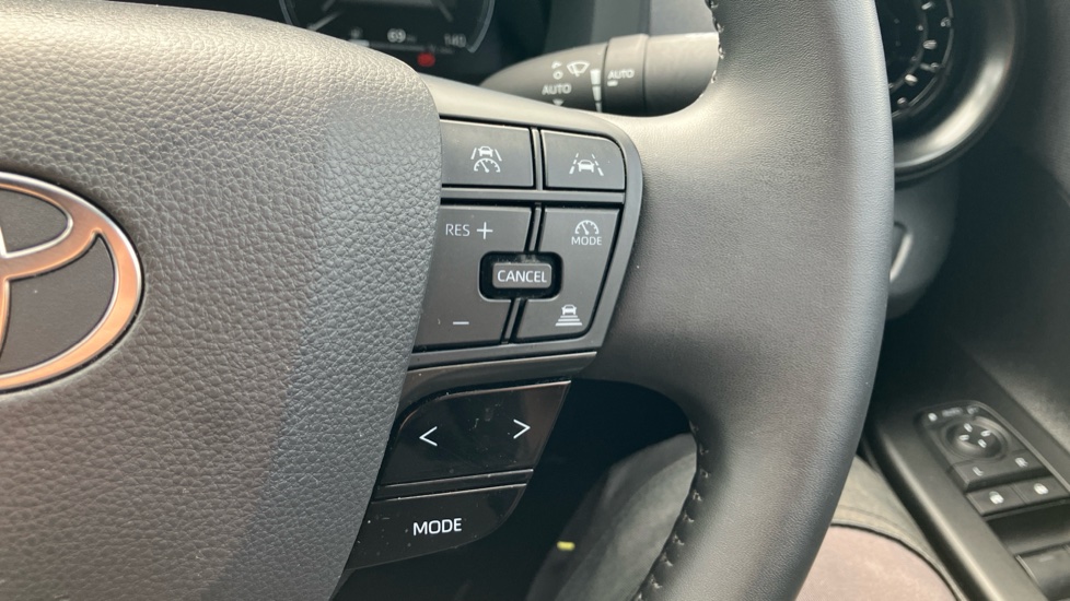Toyota C-HR 1.8 Hybrid Design 5dr CVT Hybrid Hatchback - Image 29
