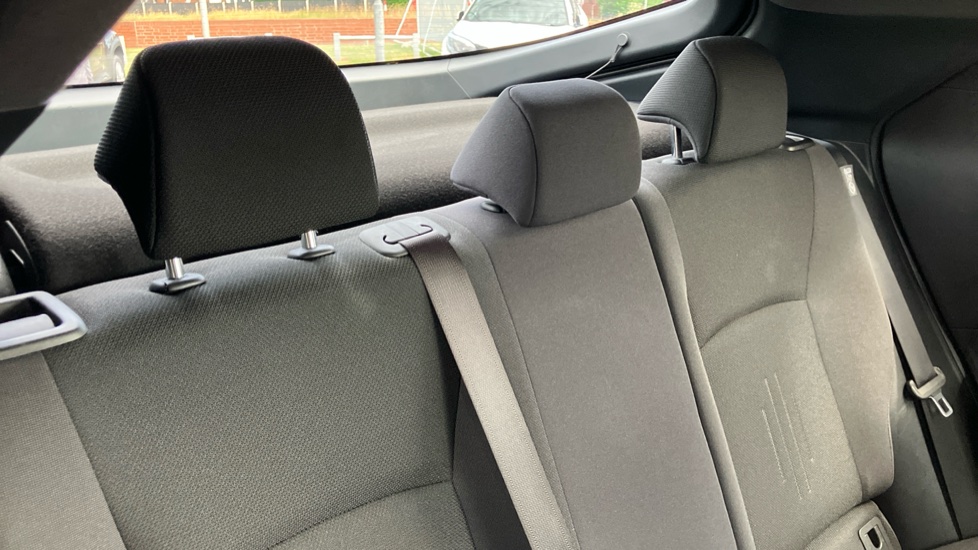 Toyota C-HR 1.8 Hybrid Design 5dr CVT Hybrid Hatchback - Image 35