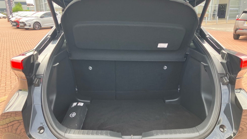 Toyota C-HR 1.8 Hybrid Design 5dr CVT Hybrid Hatchback - Image 48