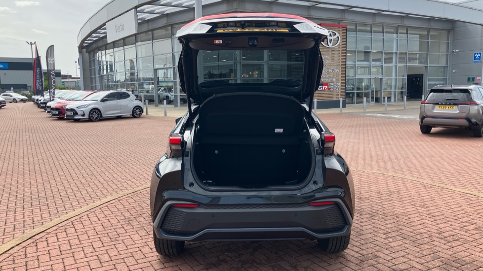 Toyota C-HR 1.8 Hybrid Design 5dr CVT Hybrid Hatchback - Image 49