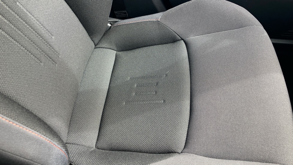 Toyota C-HR 1.8 Hybrid Design 5dr CVT Hybrid Hatchback - Image 58
