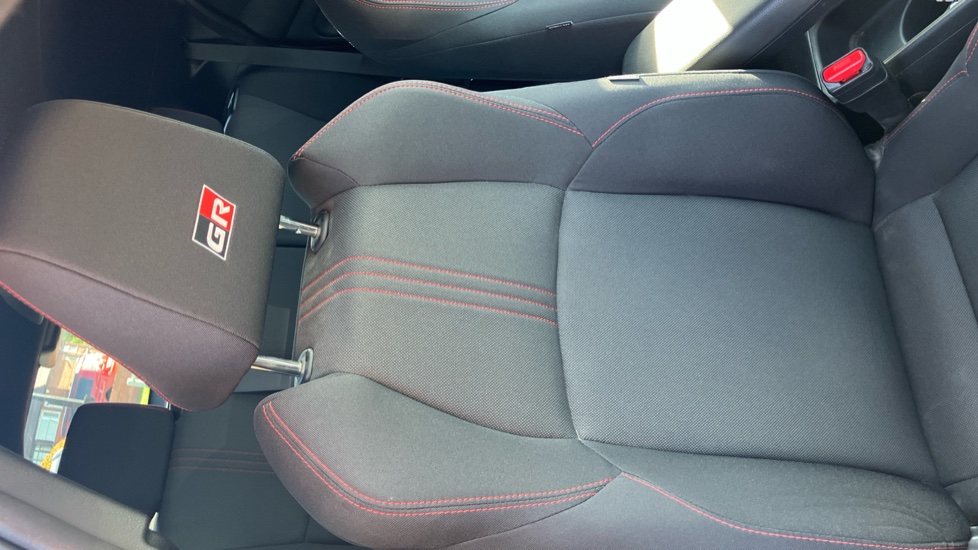 Toyota Yaris 1.5 Hybrid GR Sport 5dr CVT Hybrid Hatchback - Image 14