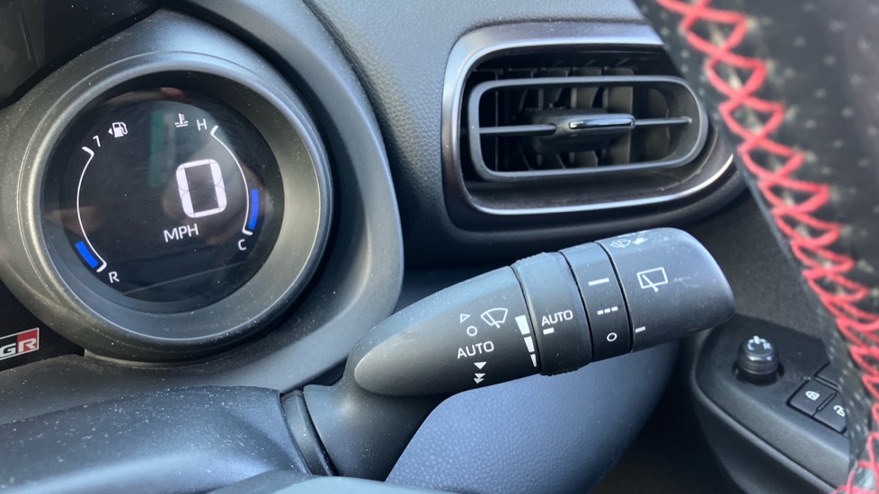 Toyota Yaris 1.5 Hybrid GR Sport 5dr CVT Hybrid Hatchback - Image 32