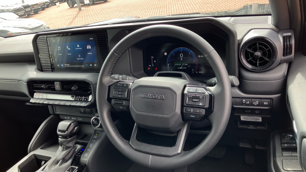 Toyota Land Cruiser Diesel 2.8D 205 Commercial Auto - Image 7