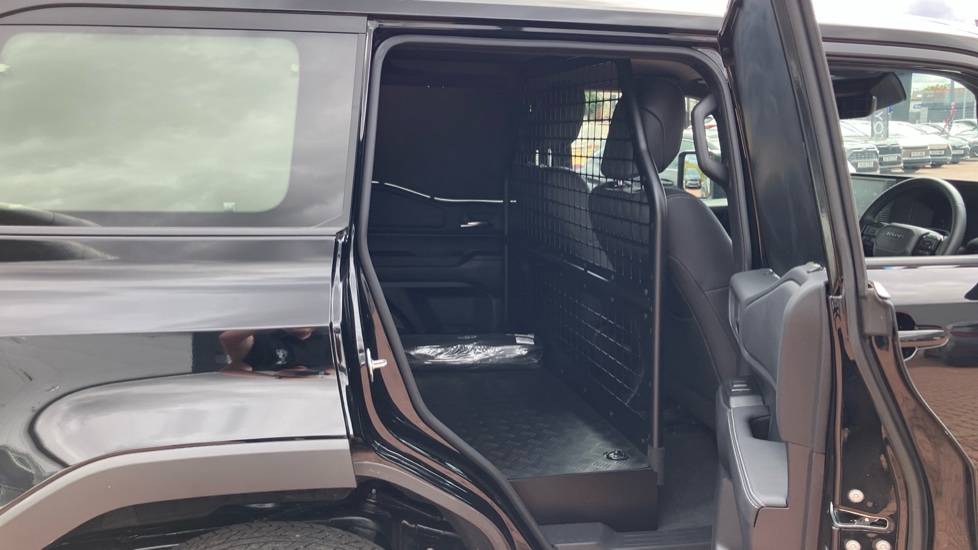 Toyota Land Cruiser Diesel 2.8D 205 Commercial Auto - Image 8