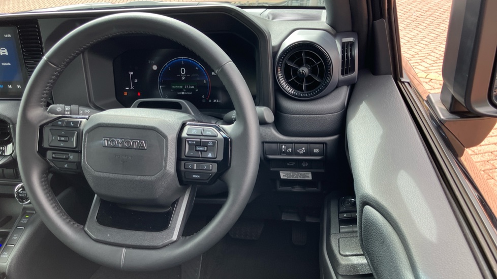 Toyota Land Cruiser Diesel 2.8D 205 Commercial Auto - Image 10