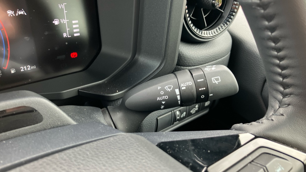 Toyota Land Cruiser Diesel 2.8D 205 Commercial Auto - Image 33