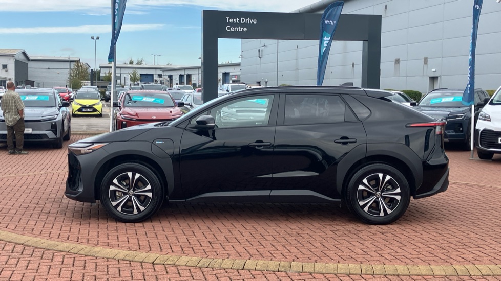 Toyota bZ4X 150kW Motion 71.4kWh 5dr Auto [11kW] Electric Hatchback - Image 24
