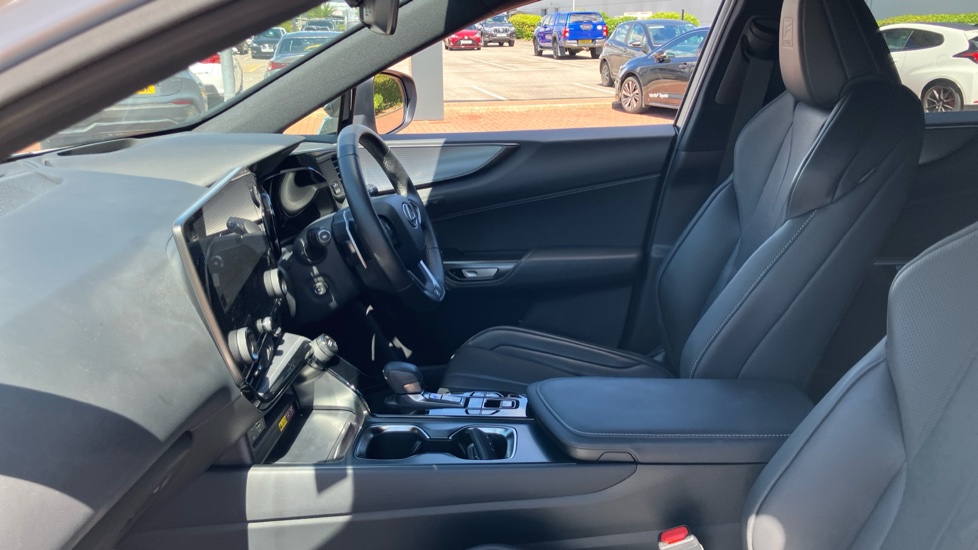 Lexus NX 450h+ 2.5 F-Sport 5dr E-CVT Estate - Image 5