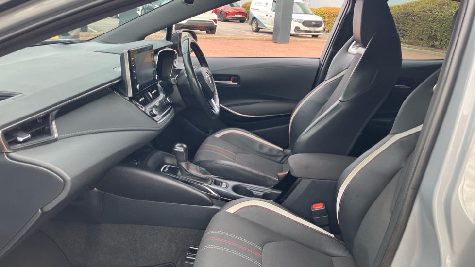 Toyota Corolla 1.8 VVT-i Hybrid GR Sport 5dr CVT Hybrid Hatchback - Image 5