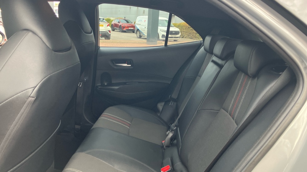 Toyota Corolla 1.8 VVT-i Hybrid GR Sport 5dr CVT Hybrid Hatchback - Image 15